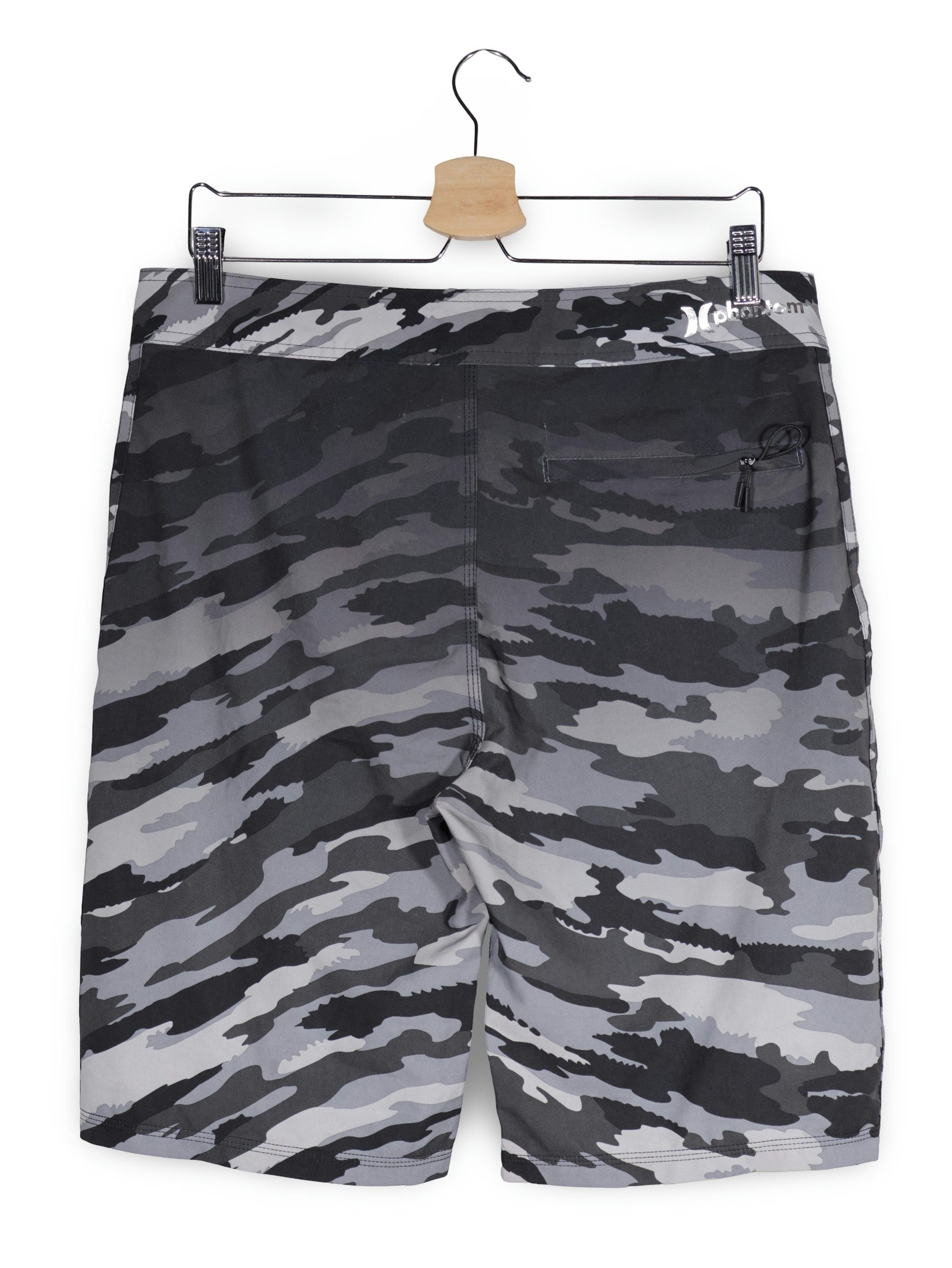 Pantaloni scurti Hurley gri, negru, alb mărime M vedere din spate second-hand premium