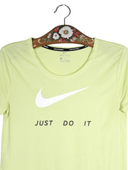 Tricou Nike verde deschis mărime S detaliu material și croială second-hand premium