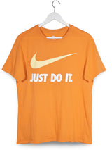 Tricou NIKE portocaliu mărime M vedere din față second-hand premium