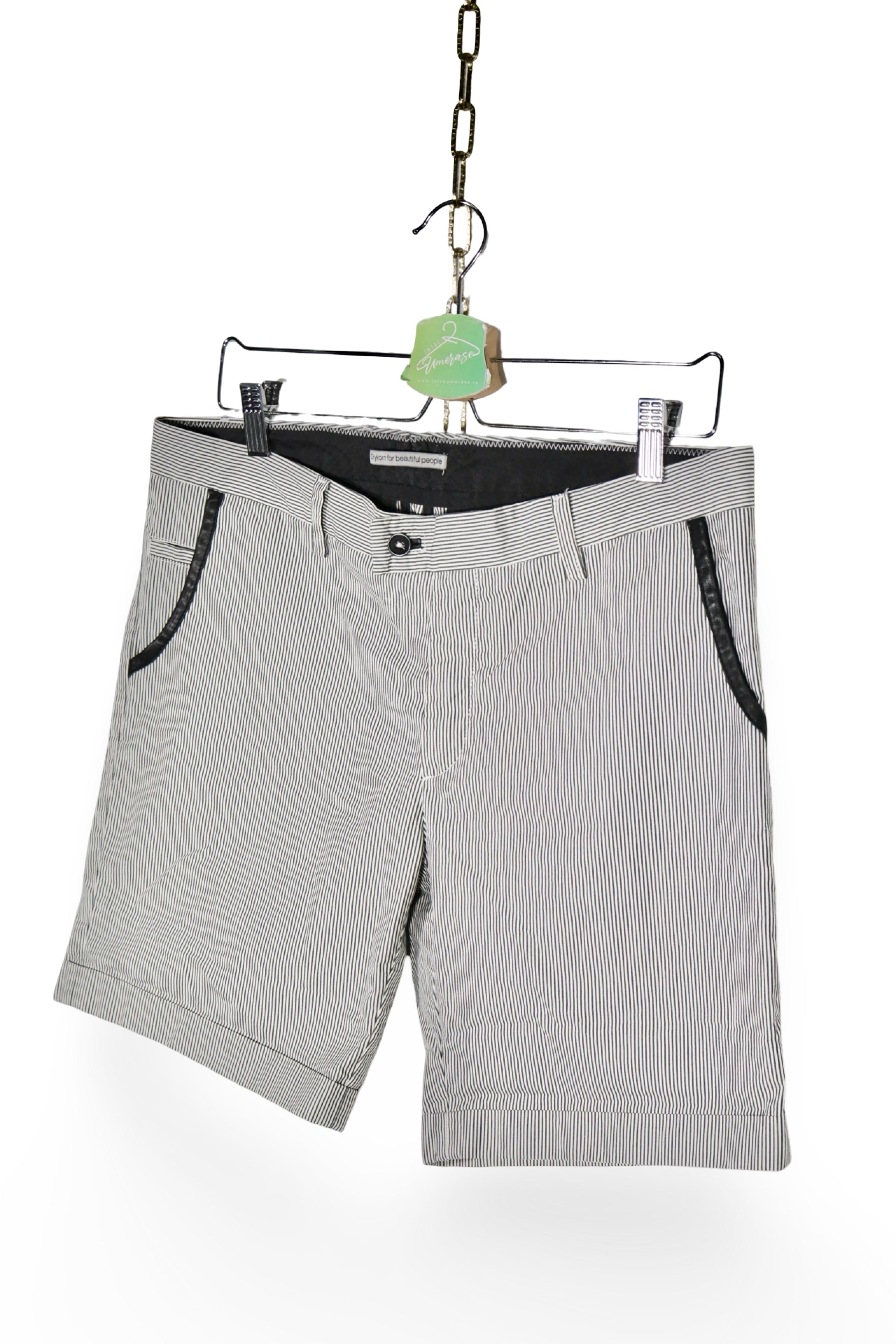 Pantaloni scurti DryKorn - marimea S/M - Barbati