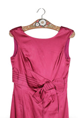 Rochie - Jake's fucsia satinata cu funda in talie – S – Femei - detaliu