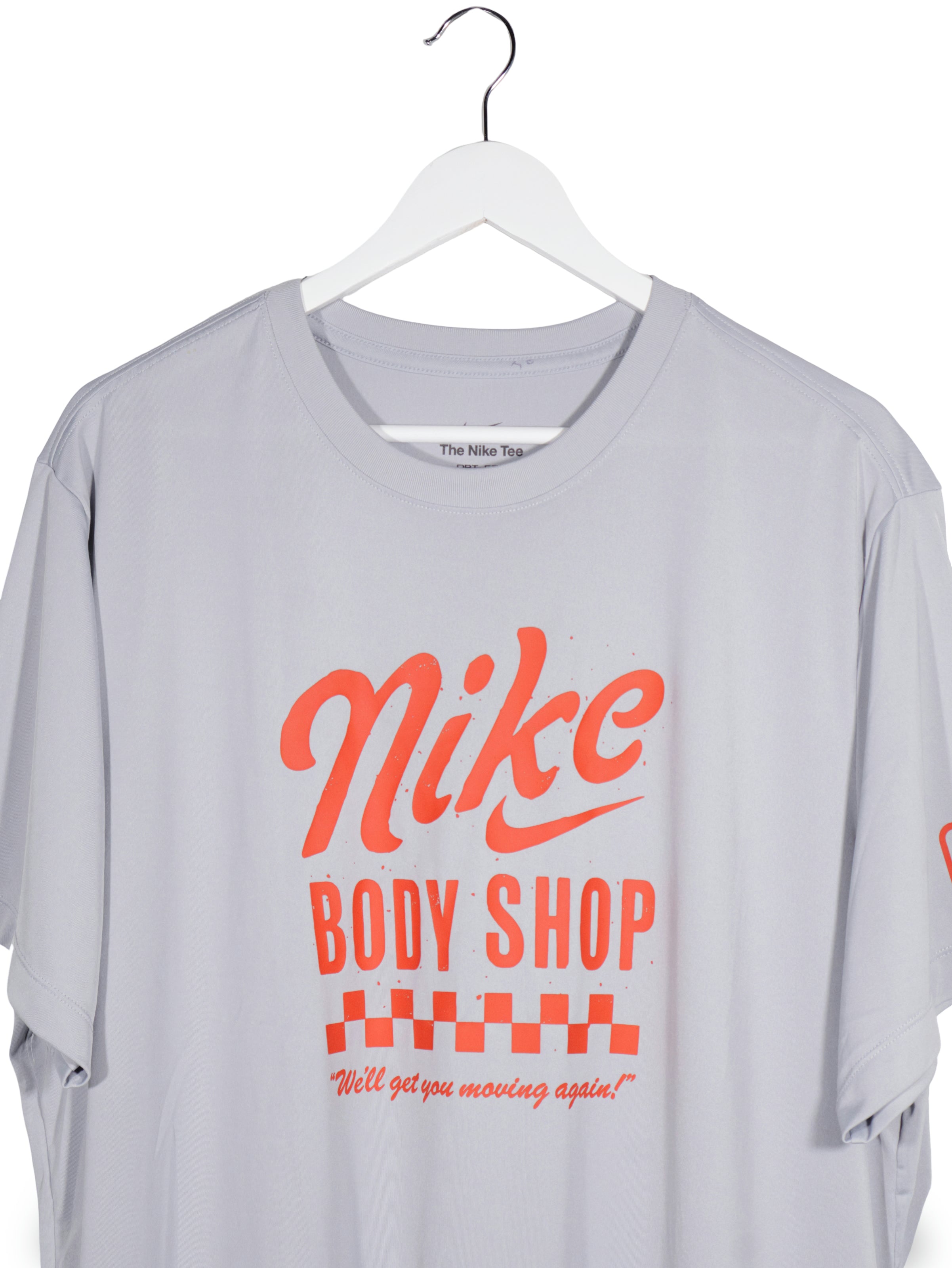 Tricou Nike gri deschis mărime XL detaliu material și croială second-hand premium