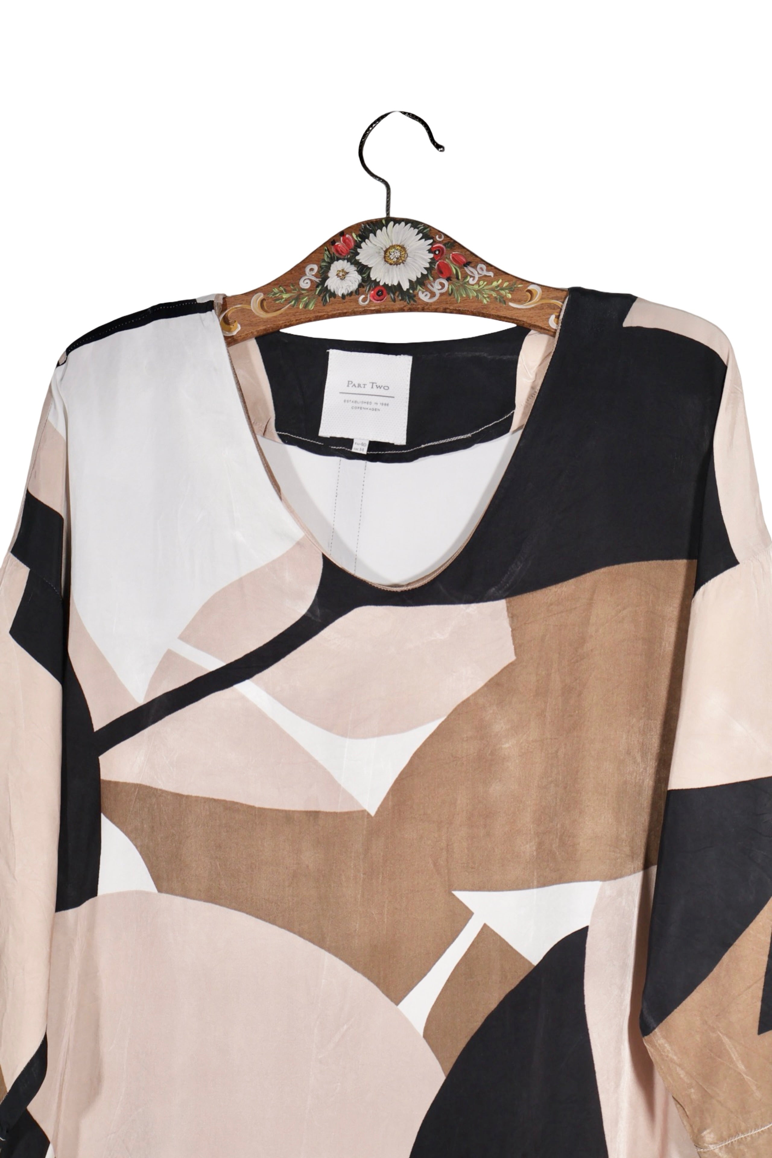 Rochie - Premium imprimu geometric in nuante neutre – L – Femei - detaliu