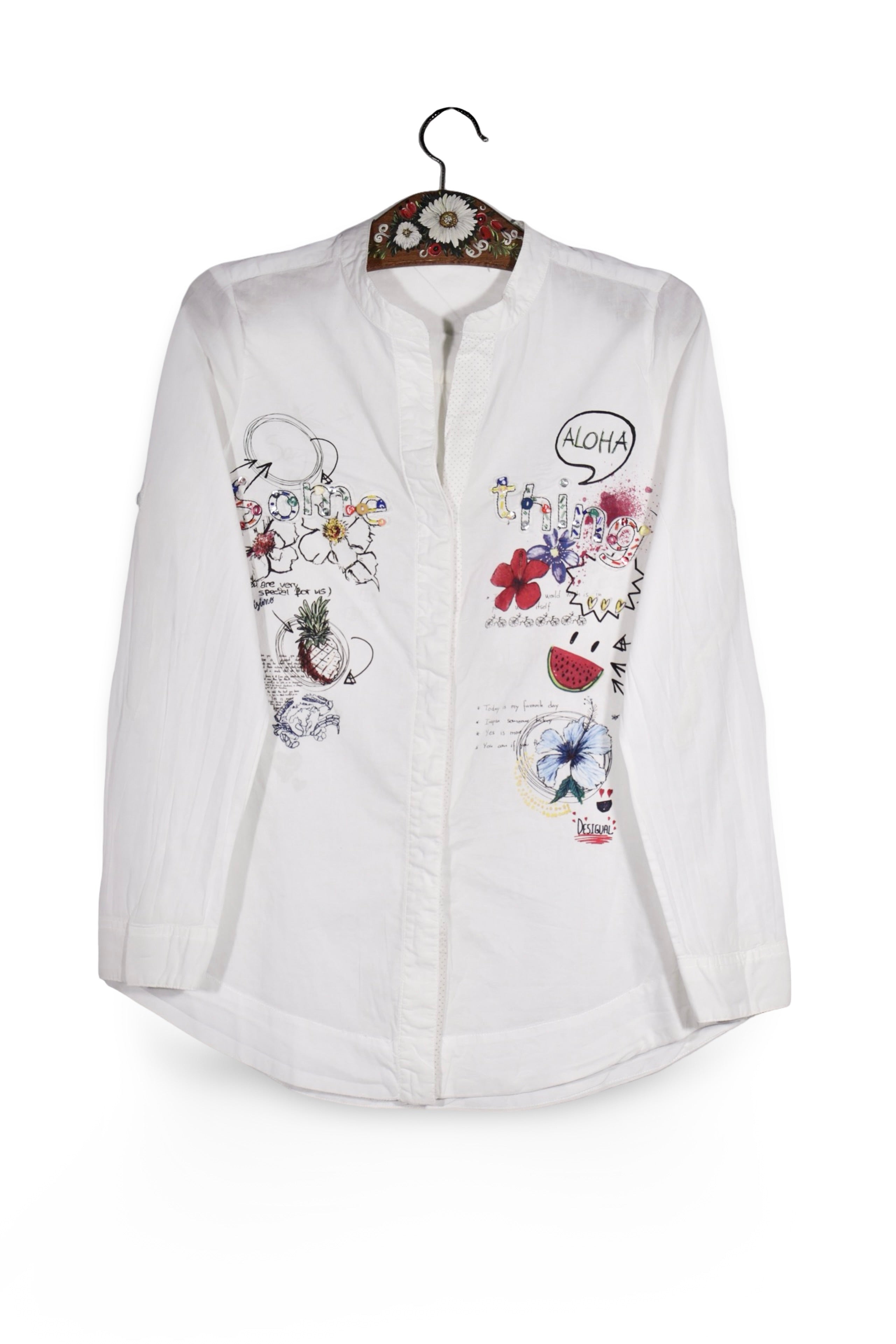 Cămașă - Desigual albă din bumbac cu imprimeu grafic colorat – S – Femei - fata