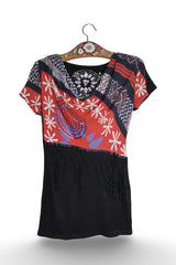 Tricou - Desigual multicolor cu imprimeu grafic si detaliu ornamental – S – Femei - fata