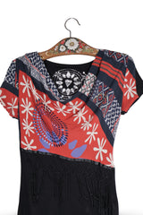 Tricou - Desigual multicolor cu imprimeu grafic si detaliu ornamental – S – Femei - detaliu
