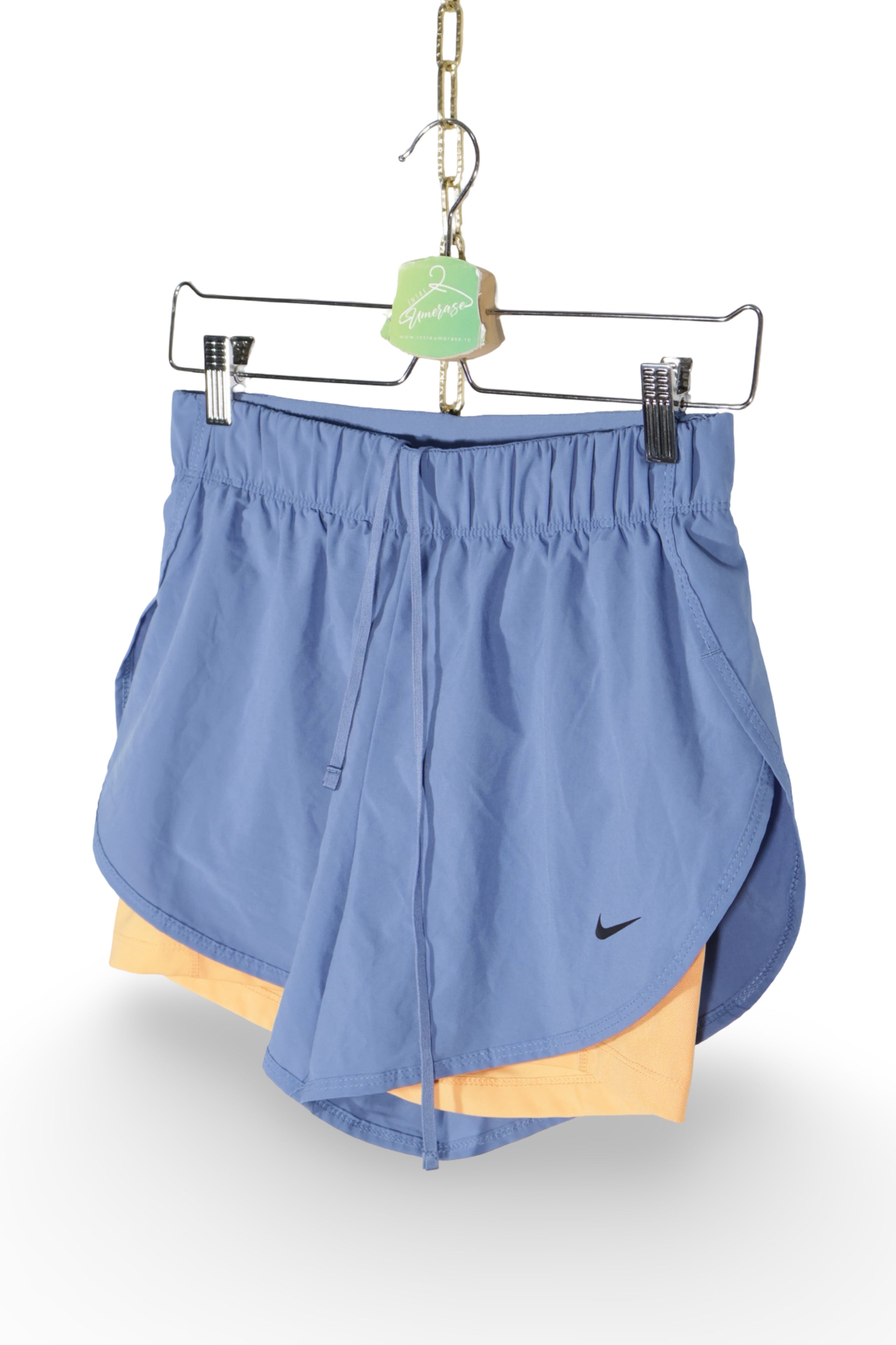 Pantaloni scurti Nike - marimea S - Femei