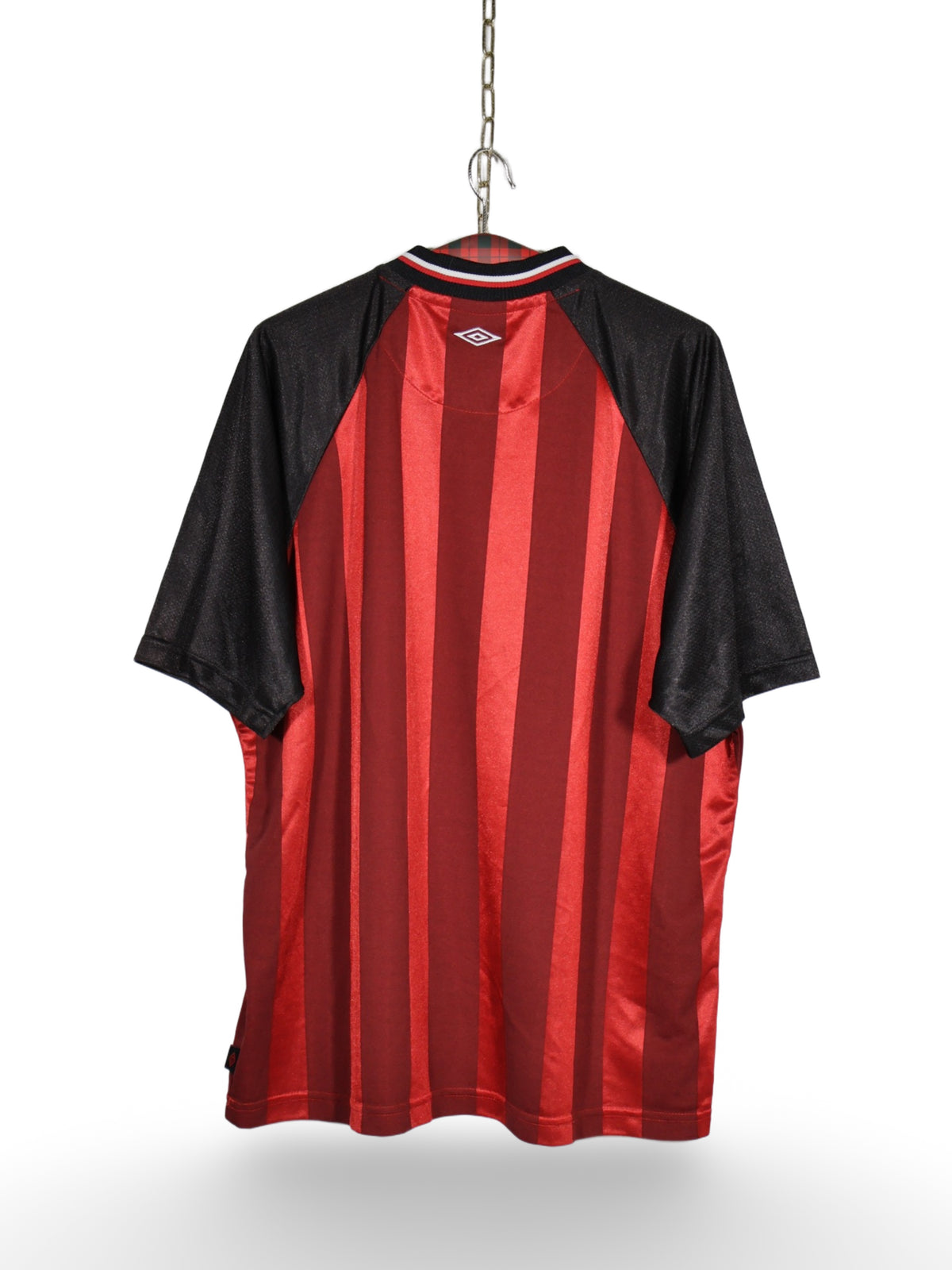 Tricou Umbro - marimea XL - Barbati