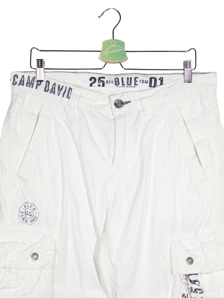 Pantaloni scurti Camp David alb mărime L detaliu material și croială second-hand premium
