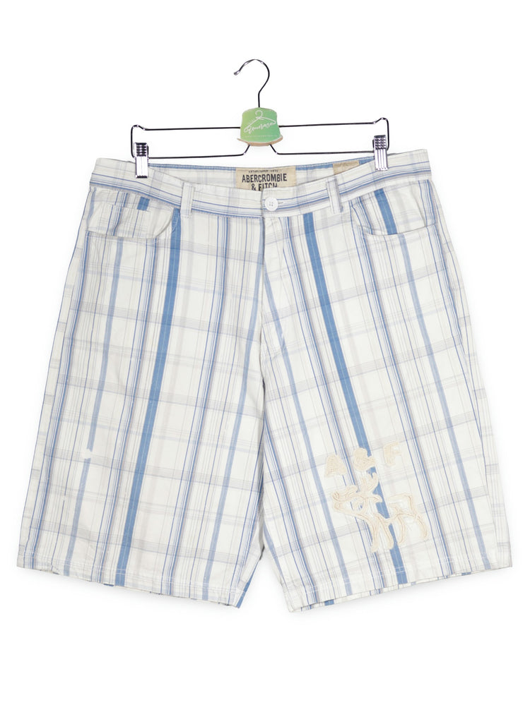 Pantaloni scurti Abercrombie & Fitch alb cu dungi albastre mărime XL vedere din față second-hand premium
