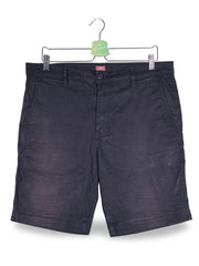 Pantaloni scurti Levi's bleumarin inchis mărime M vedere din față second-hand premium