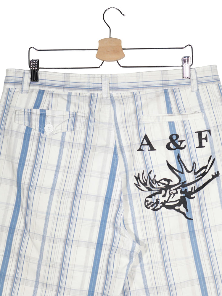 Pantaloni scurti Abercrombie & Fitch alb cu dungi albastre mărime XL detaliu material și croială second-hand premium