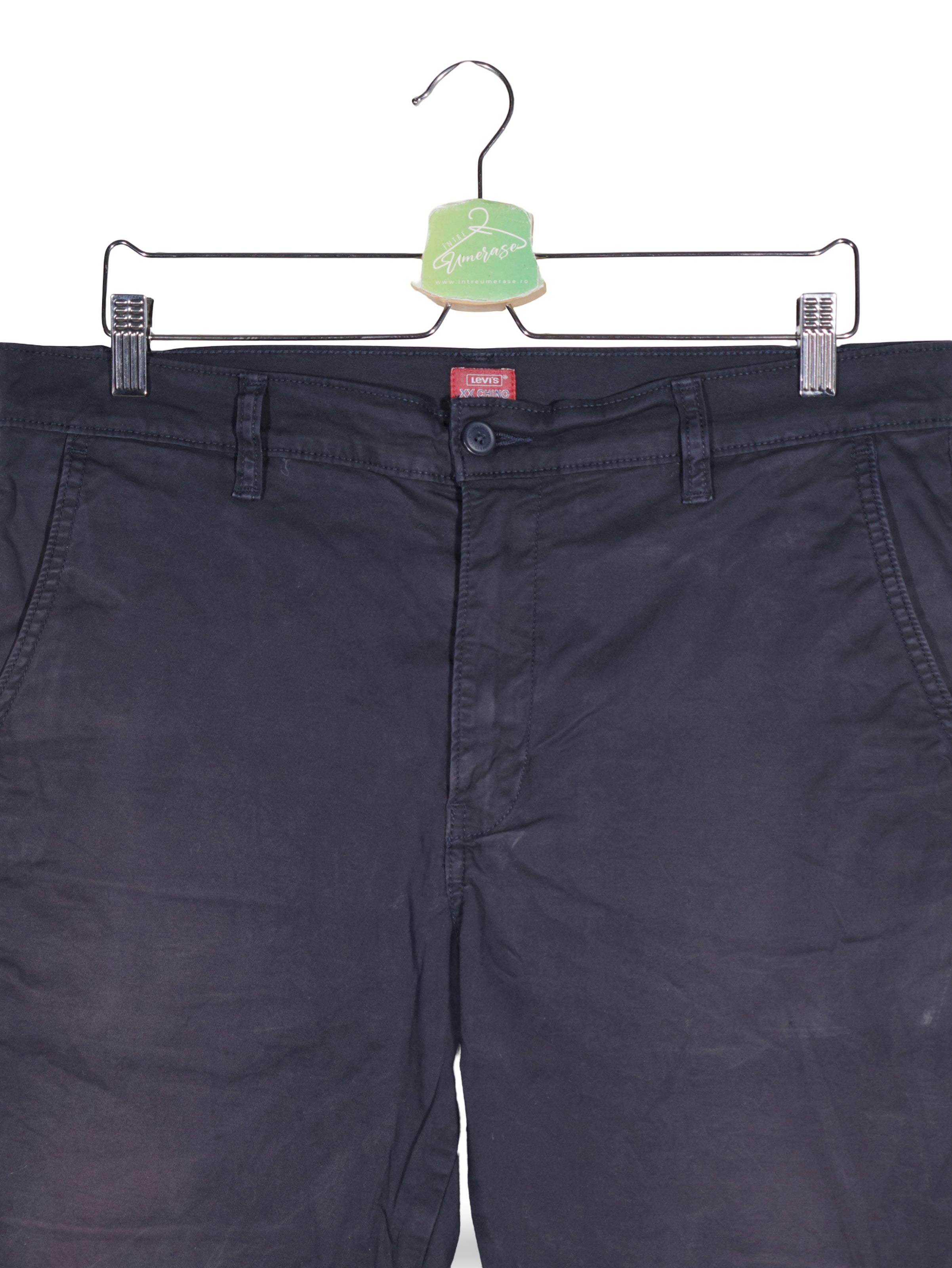 Pantaloni scurti Levi's bleumarin inchis mărime M detaliu material și croială second-hand premium
