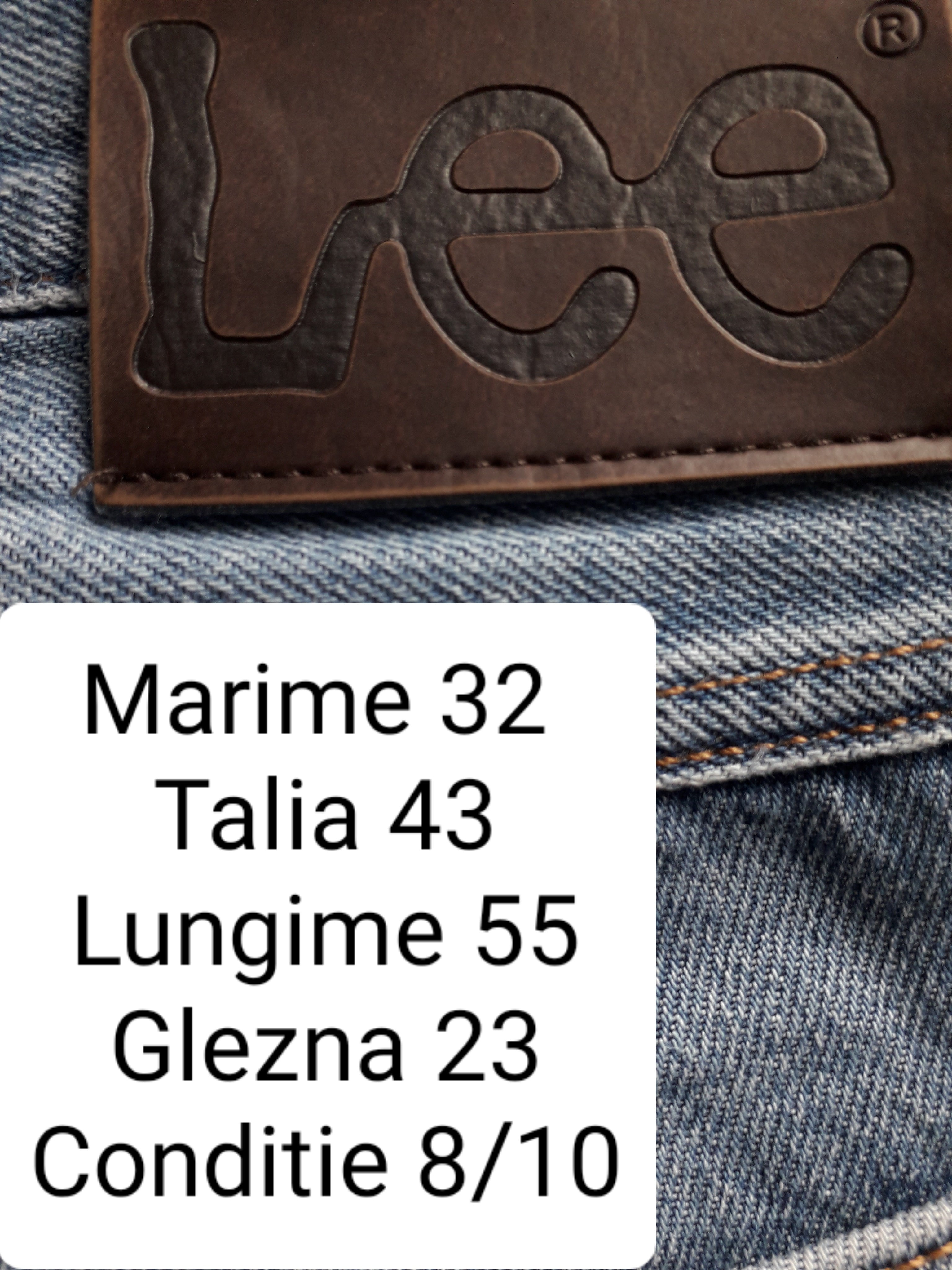 Blugi scurti Lee - marimea S/M - Barbati