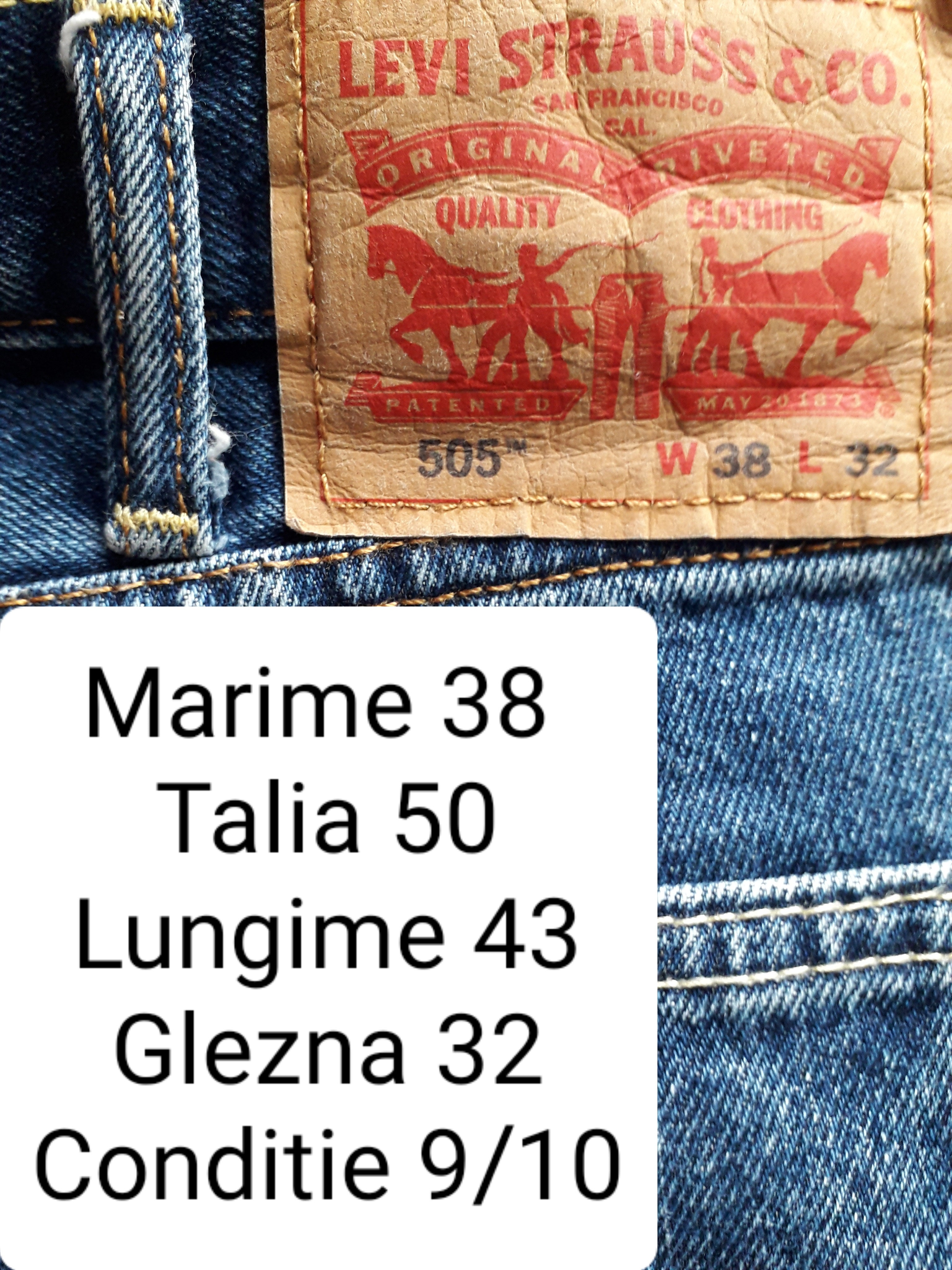 Blugi scurti Levi's - marimea XL