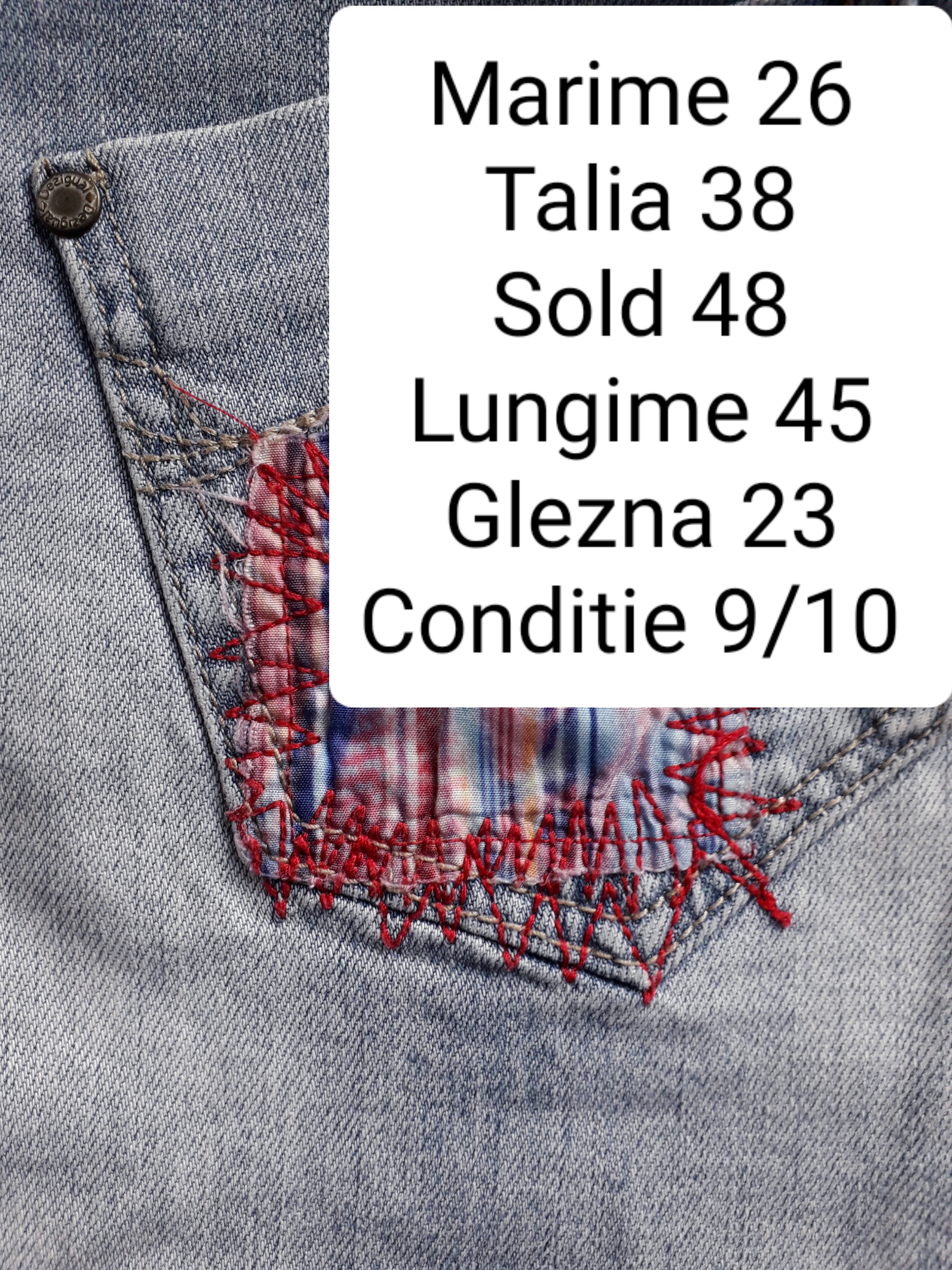 Blugi scurti Desigual - marimea S - Femei