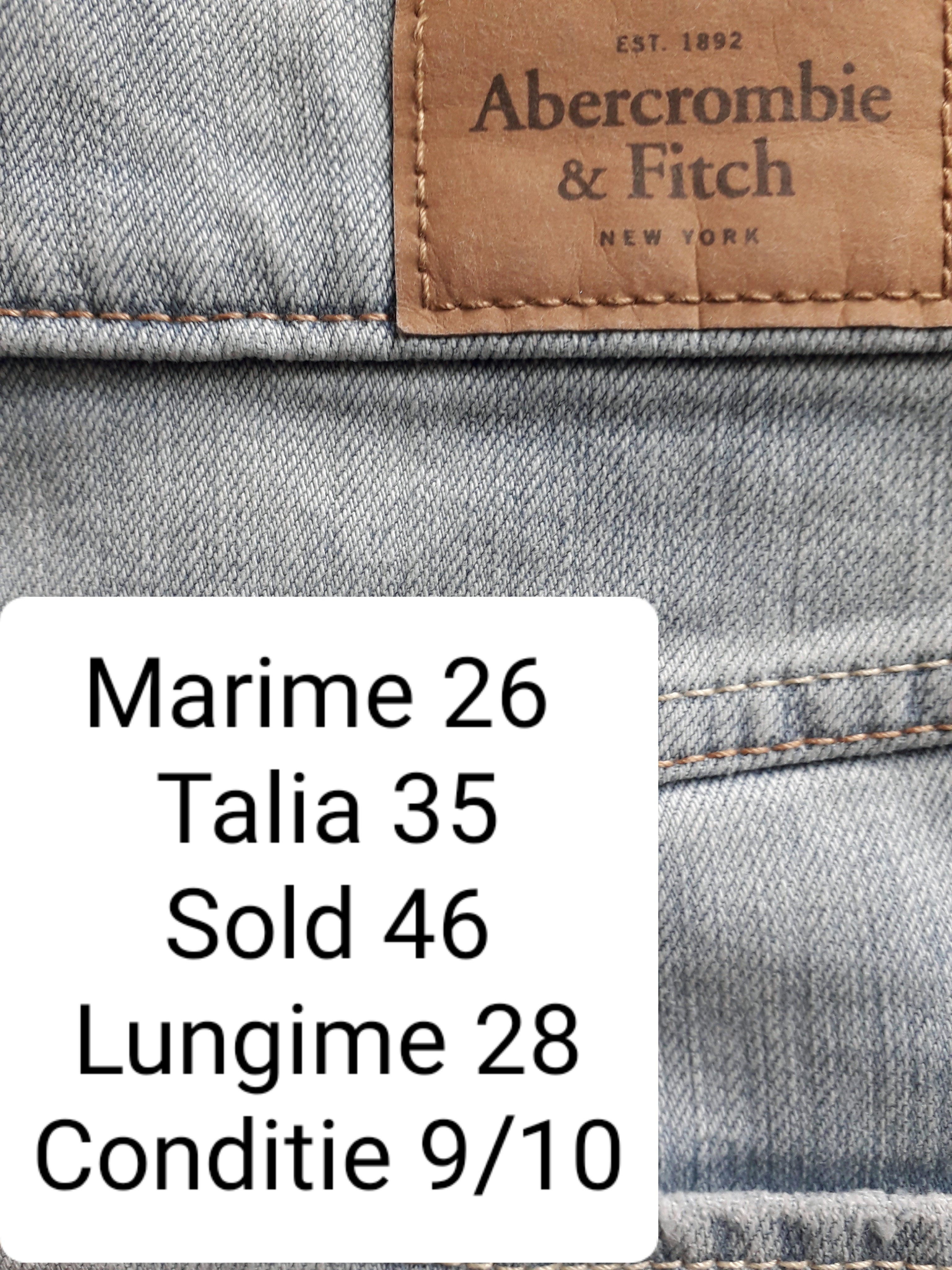 Blugi scurti Abercrombie&Fitch - marimea S - Femei