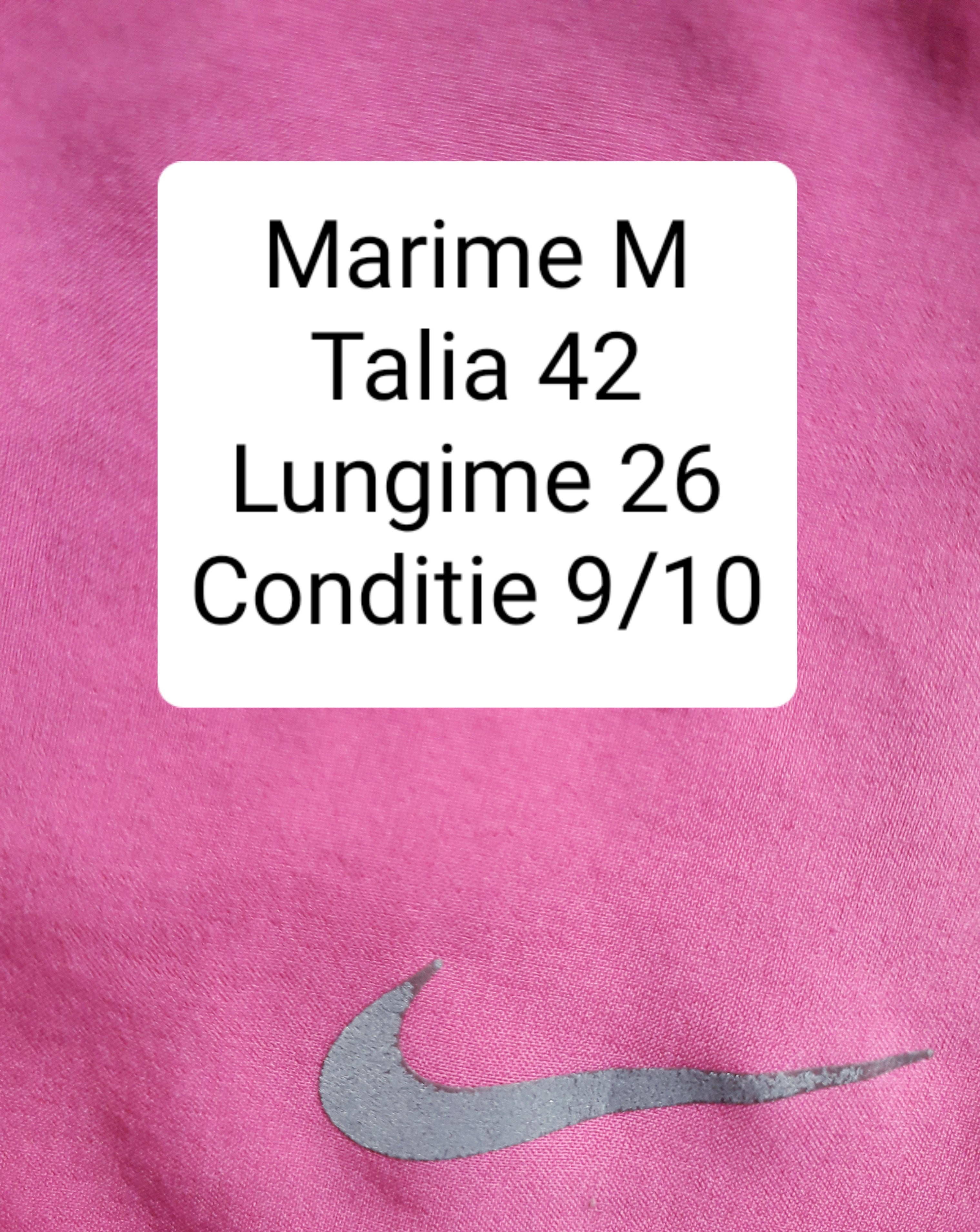 Pantaloni scurti Nike - marimea M - Femei