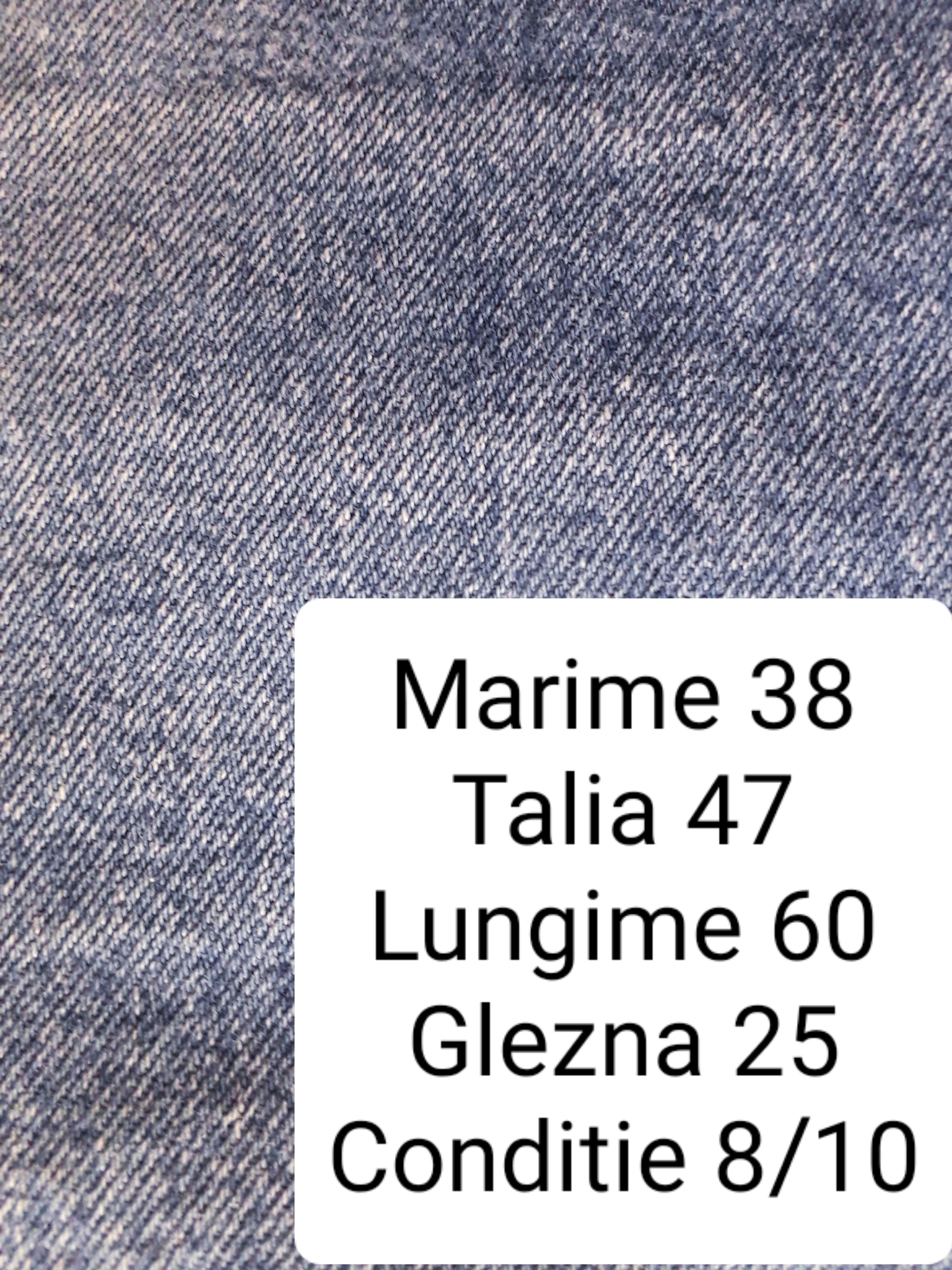 Blugi scurti Levi's - marimea XL - Barbati
