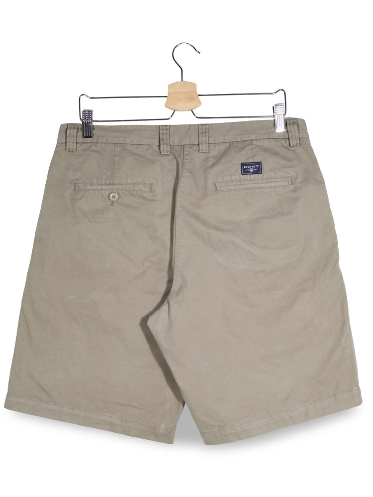 Pantaloni scurti GANT bej mărime M vedere din spate second-hand premium