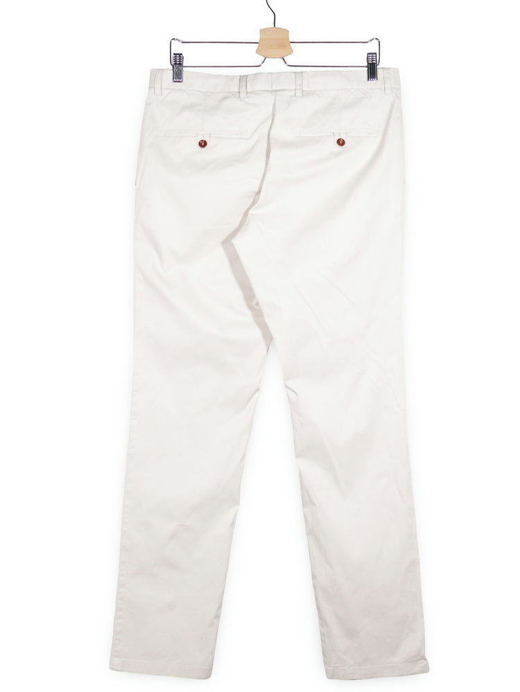 Pantaloni Oscar Jacobson crem mărime L vedere din spate second-hand premium