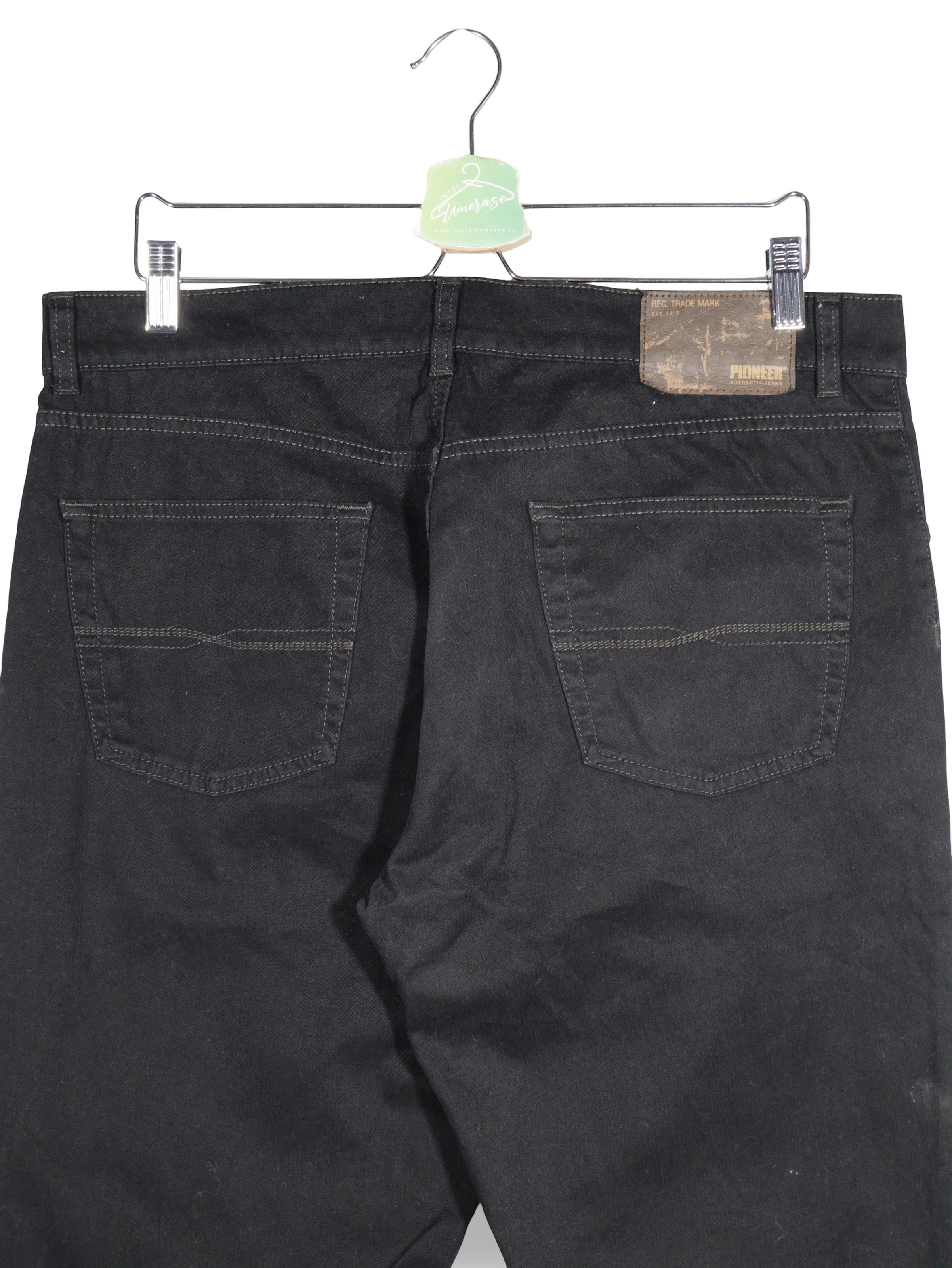 Blugi Pioneer negru mărime W36 detaliu material și croială second-hand premium