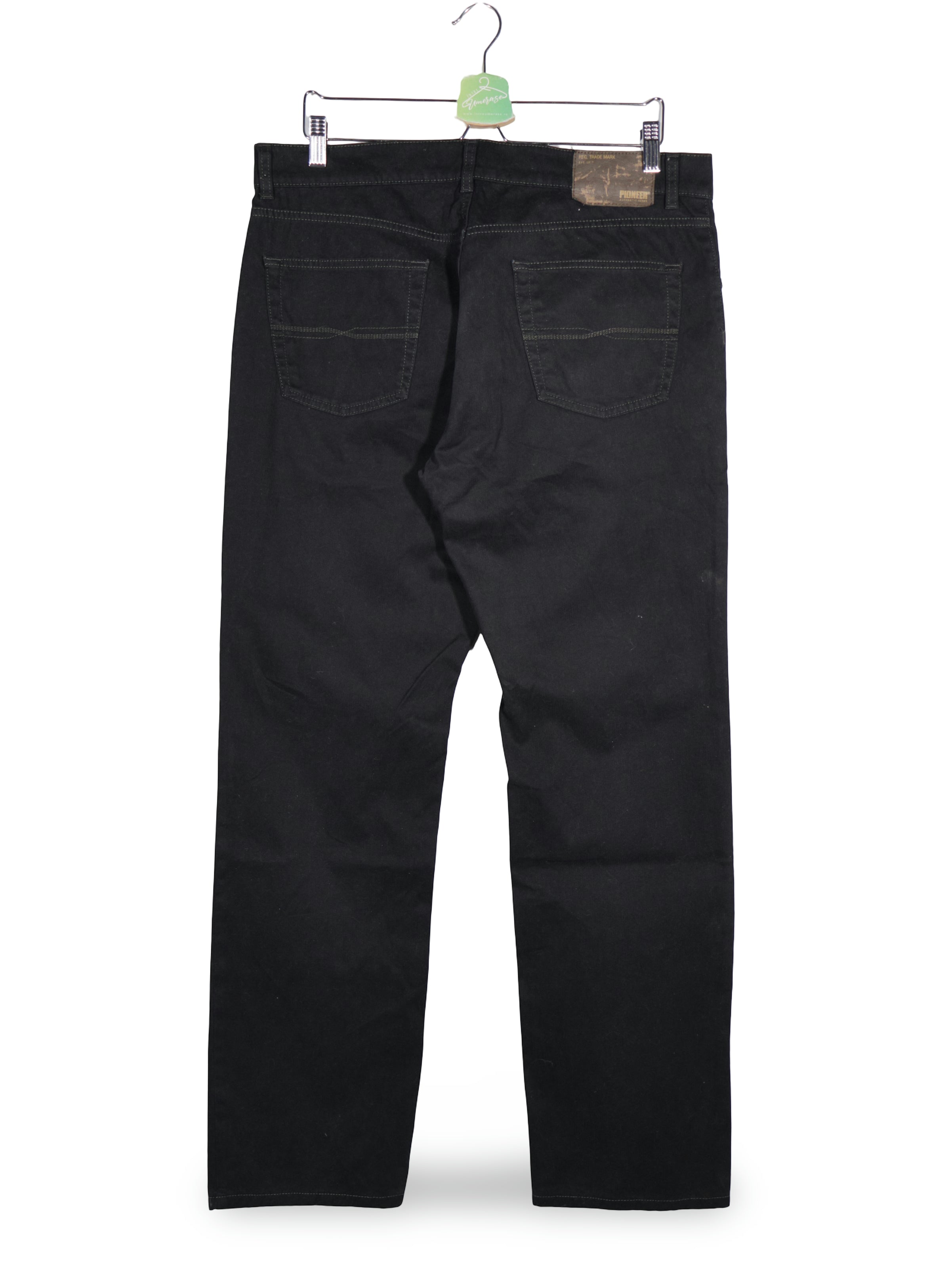 Blugi Pioneer negru mărime W36 vedere din spate second-hand premium