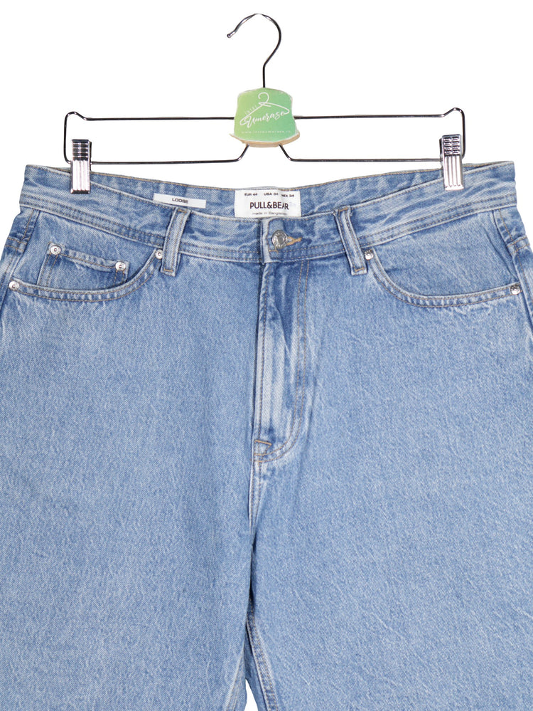 Blugi scurti PULL&BEAR albastru deschis mărime M detaliu material și croială second-hand premium