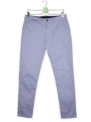 Pantaloni Scotch & Soda bleu deschis mărime S vedere din față second-hand premium
