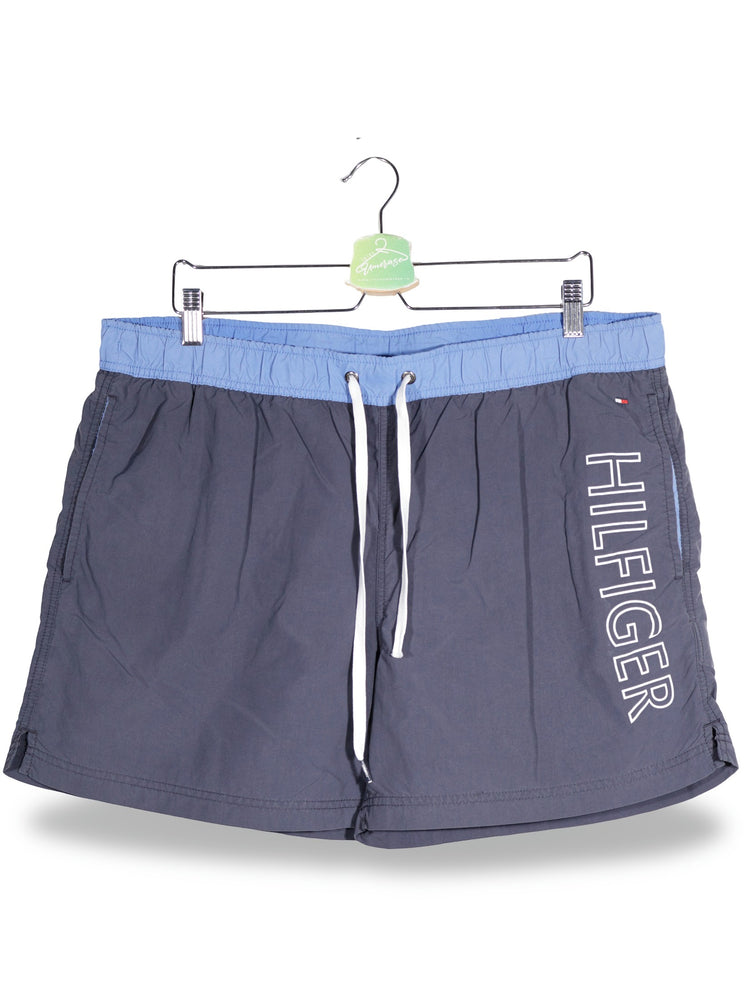 Pantaloni scurti Tommy Hilfiger bleumarin cu detalii bleu deschis si alb mărime XL vedere din față second-hand premium