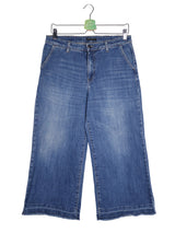 Blugi Sisley albastru denim mărime W30 vedere din față second-hand premium