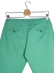 Pantaloni GANT verde mentă mărime M detaliu material și croială second-hand premium