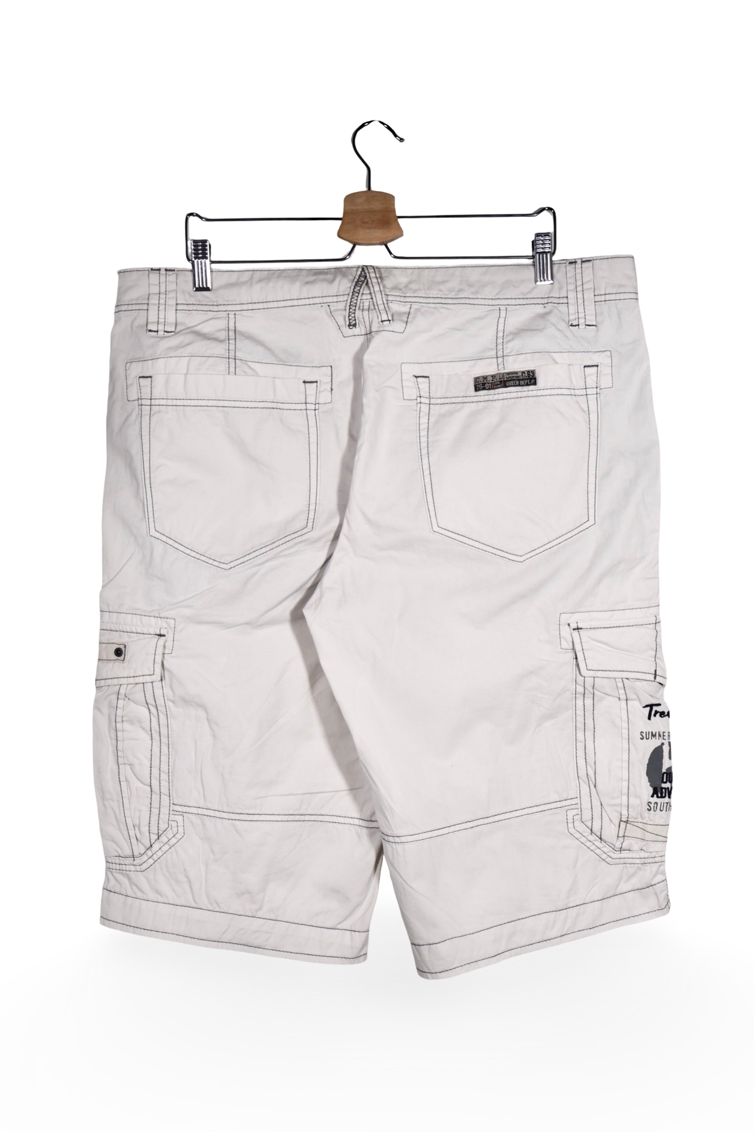 Pantaloni scurți - Camp David alb din bumbac cu buzunare cargo – XL – Bărbați - spate