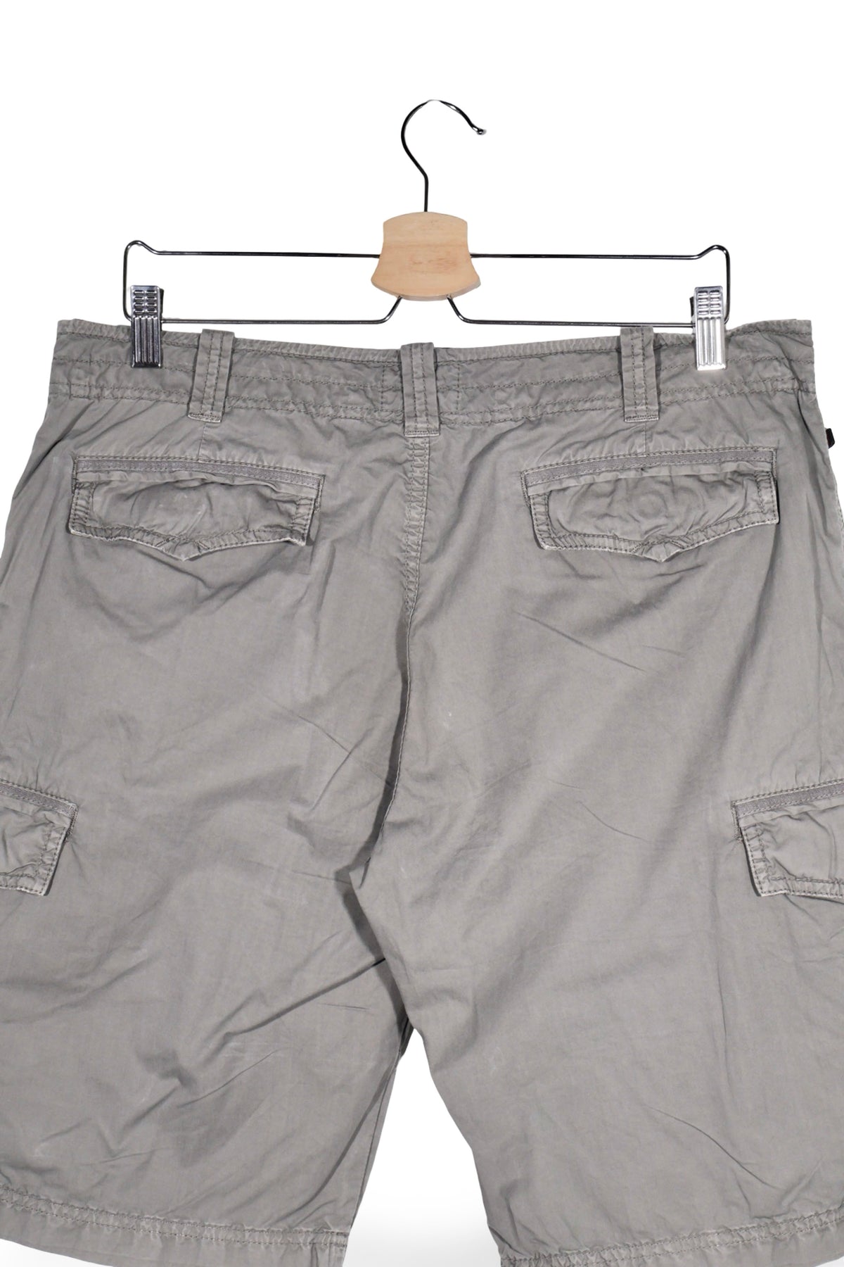 Pantaloni scurți - Bugatti gri din bumbac cu buzunare cargo – L – Bărbați - spate