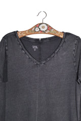 Tricou - Camel gri inchis spalacit, cu decolteu in V – L – Femei - detaliu