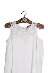 Top - Guess alb cu dantela si croiala lejera – XS – Femei - detaliu