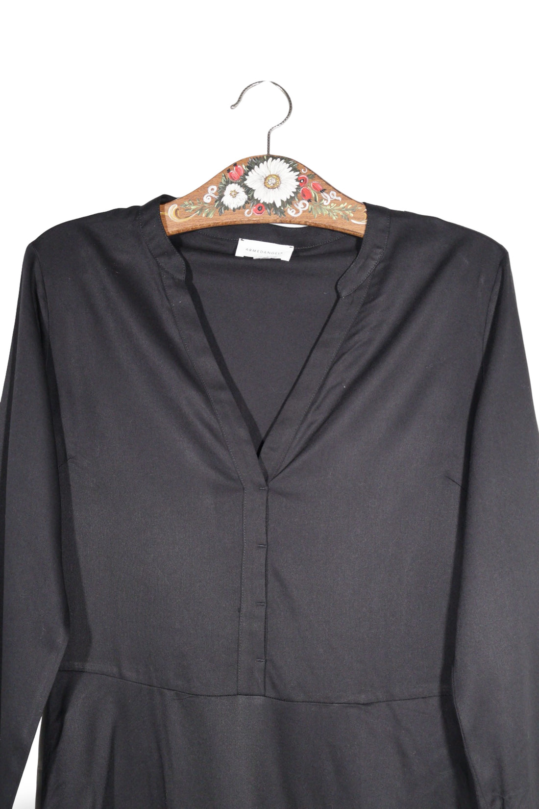 Rochie - Premium neagră din liocel cu linie fluidă – S – Femei - detaliu