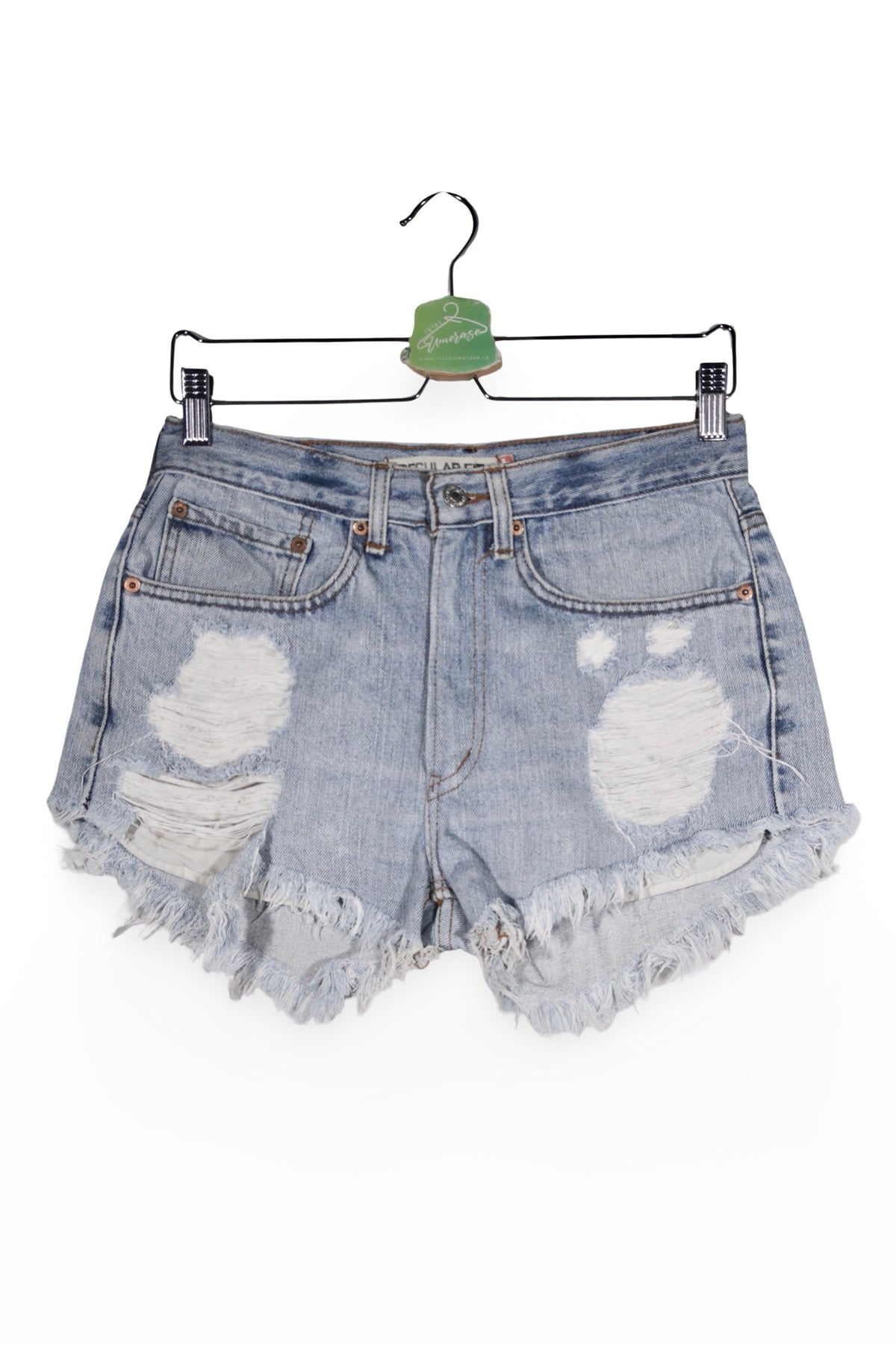 Blugi scurți - Levi's albaștri deschiși, rupți, cu tiv franjurat – M – Femei - fata