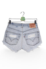 Blugi scurți - Levi's albaștri deschiși, rupți, cu tiv franjurat – M – Femei - spate