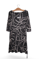 Rochie - Desigual neagra cu imprimeu grafic si accente rosii – L – Femei - spate