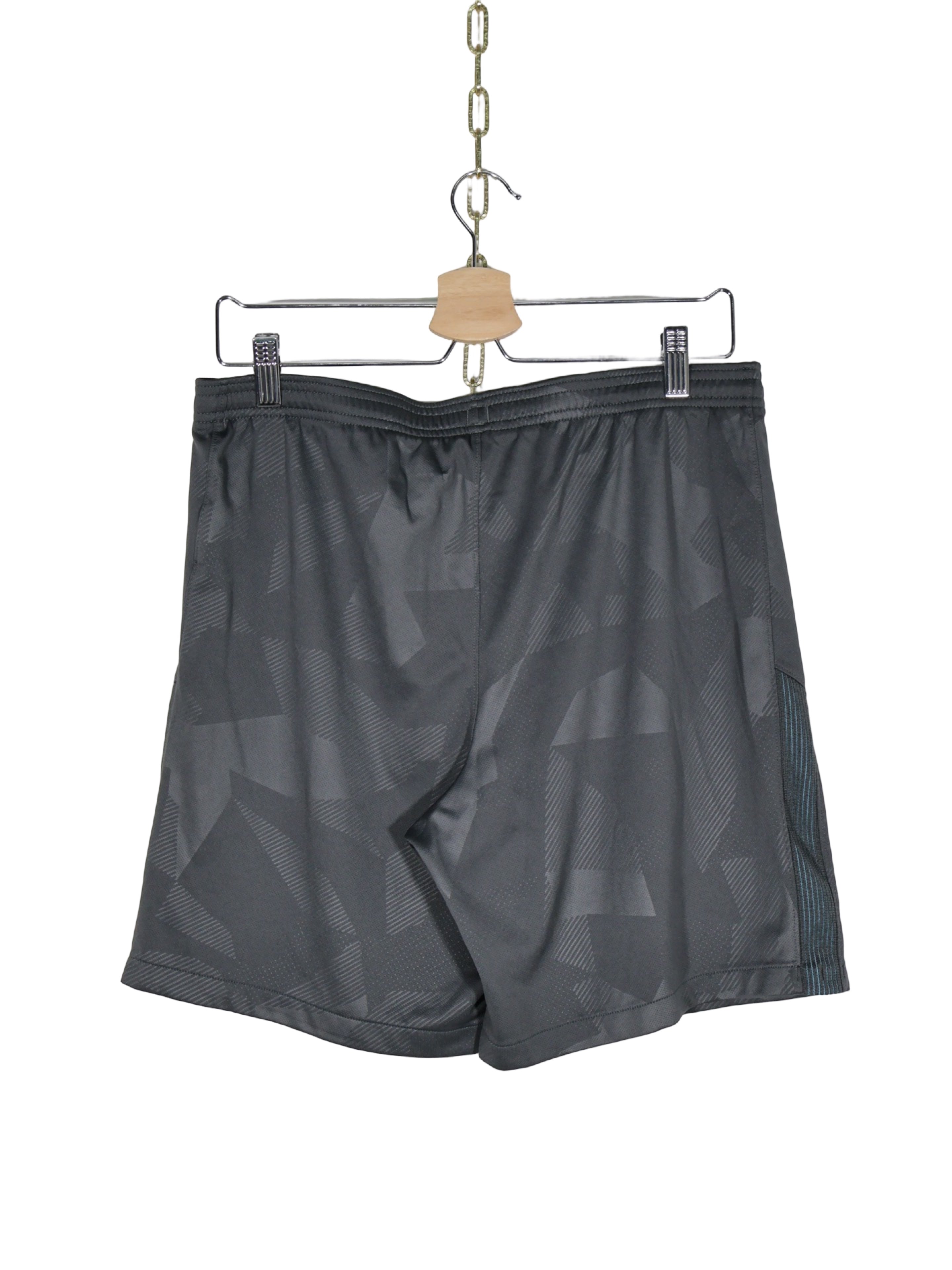 Pantaloni scurti Nike - marimea L - Barbati
