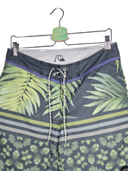 Pantaloni scurți - Quiksilver boardshorts gri cu print tropical – S – Bărbați - detaliu