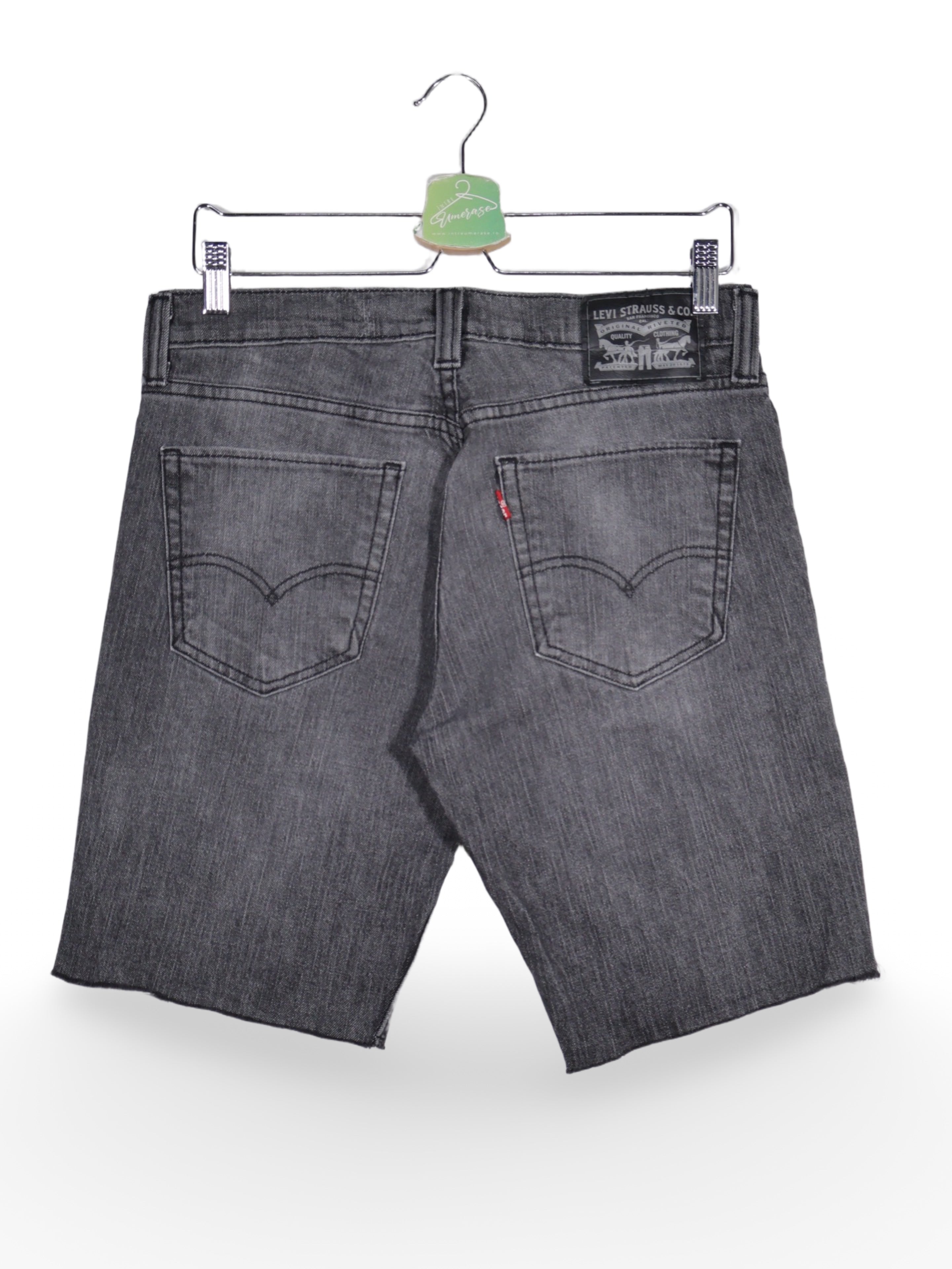 Blugi scurți denim gri inchis cu croiala dreapta – Levi's – S – Bărbați - spate