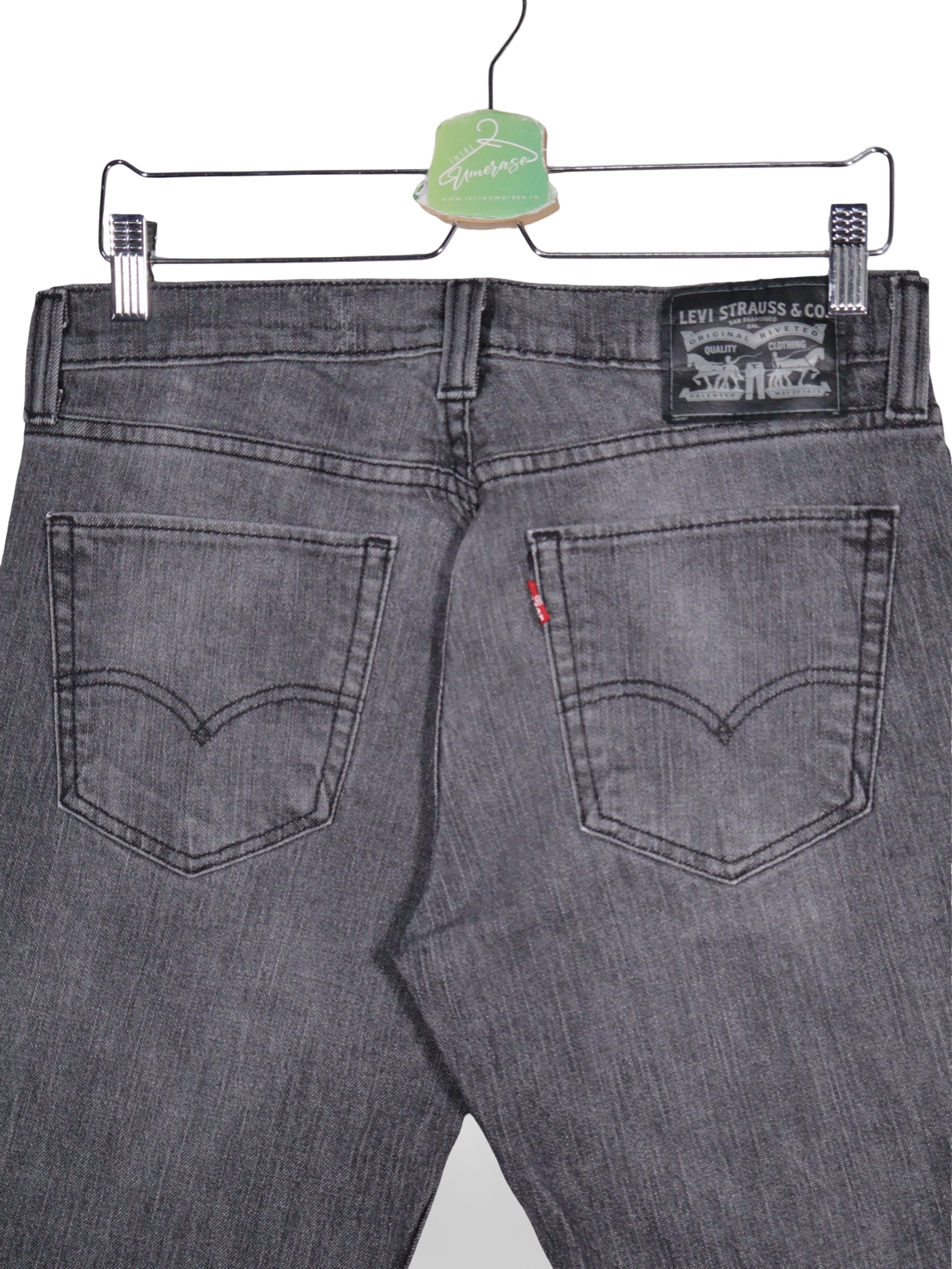 Blugi scurți denim gri inchis cu croiala dreapta – Levi's – S – Bărbați - detaliu