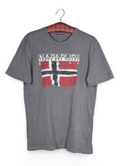 Tricou Napapijri gri cu imprimeu grafic – S – Bărbați - imagine 1