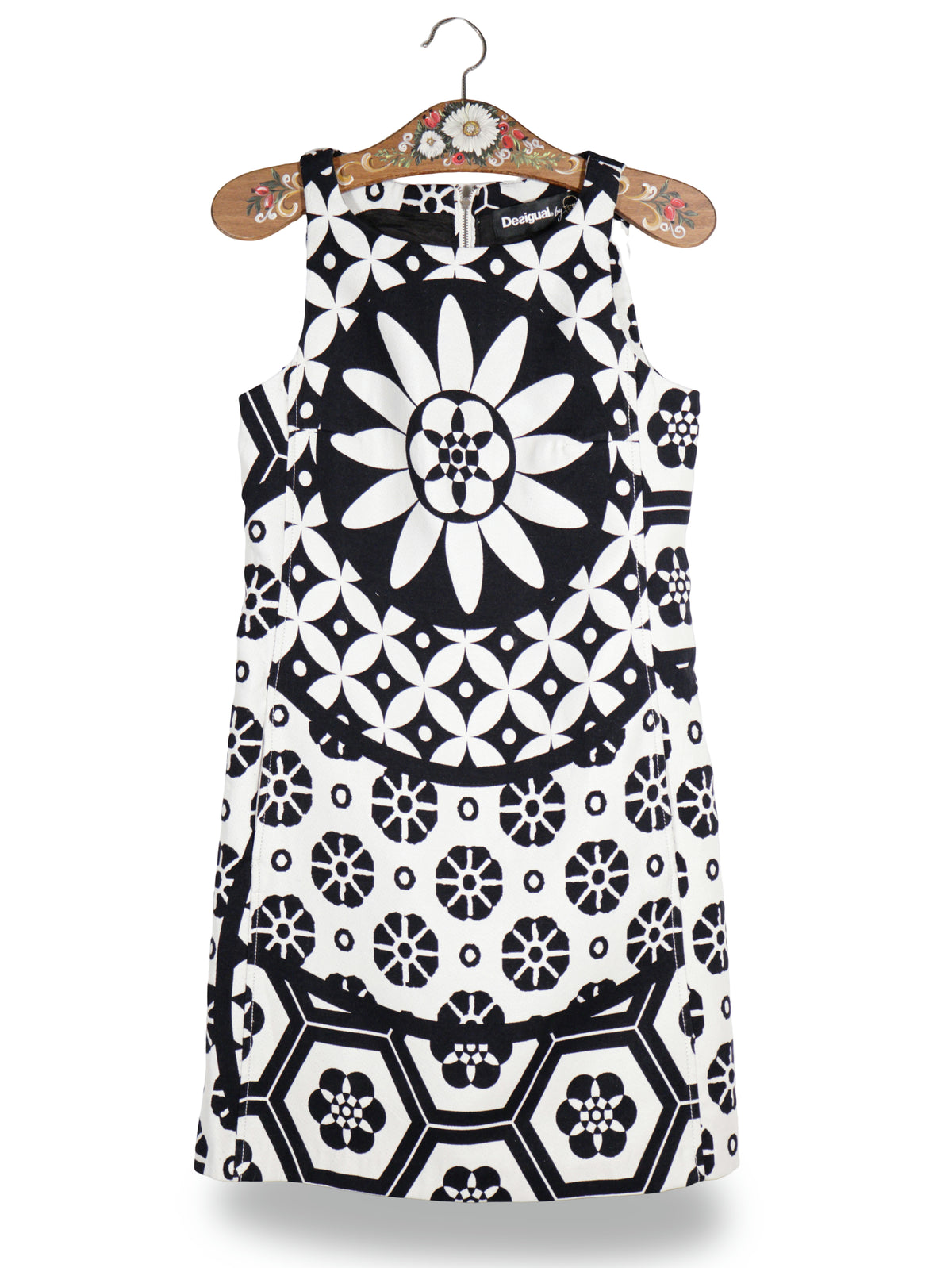 Rochie Desigual alb, negru mărime S vedere din față second-hand premium