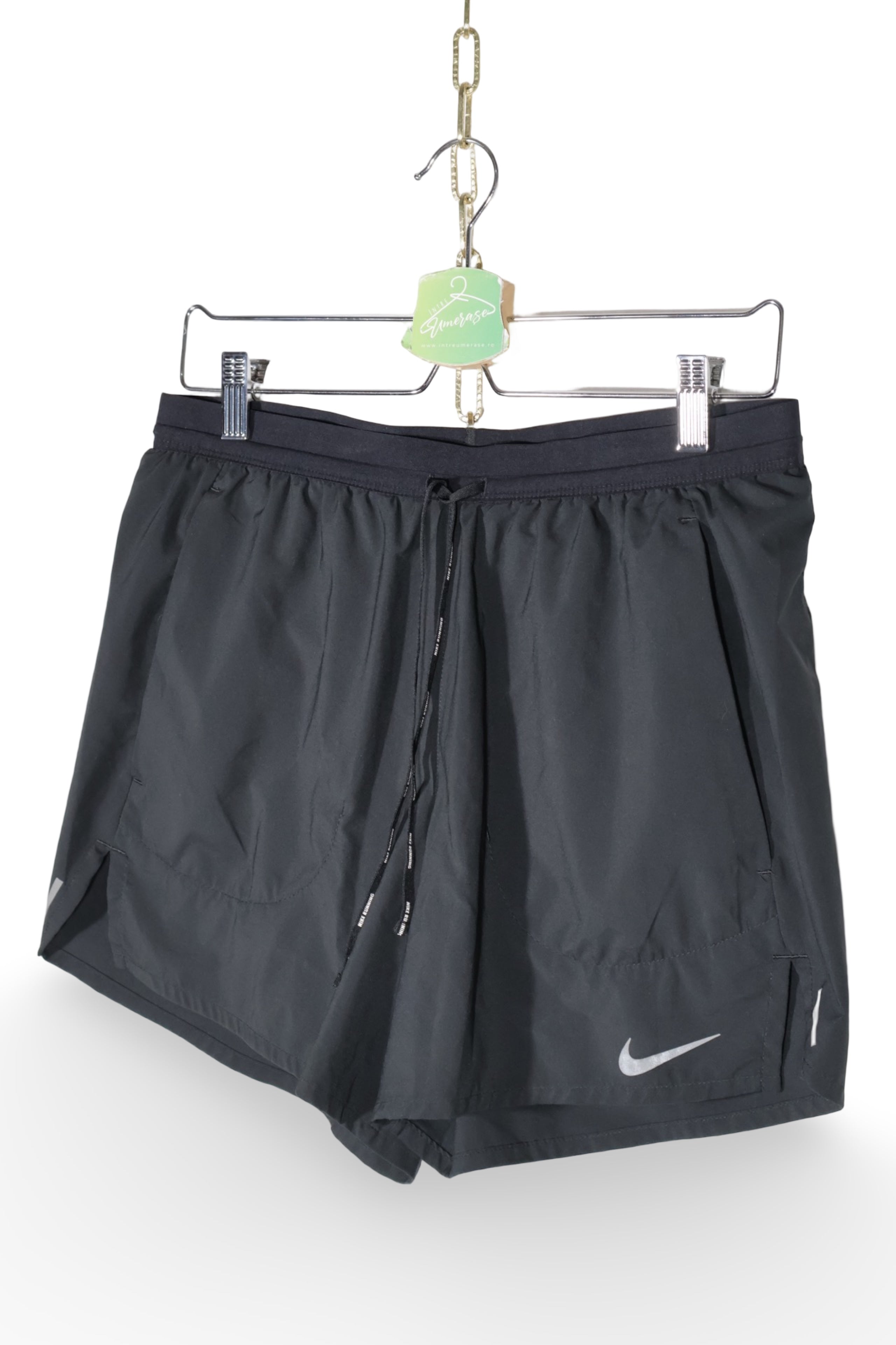 Pantaloni scurti Nike - marimea M - Barbati