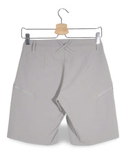 Pantaloni scurti adidas gri deschis mărime S vedere din spate second-hand premium