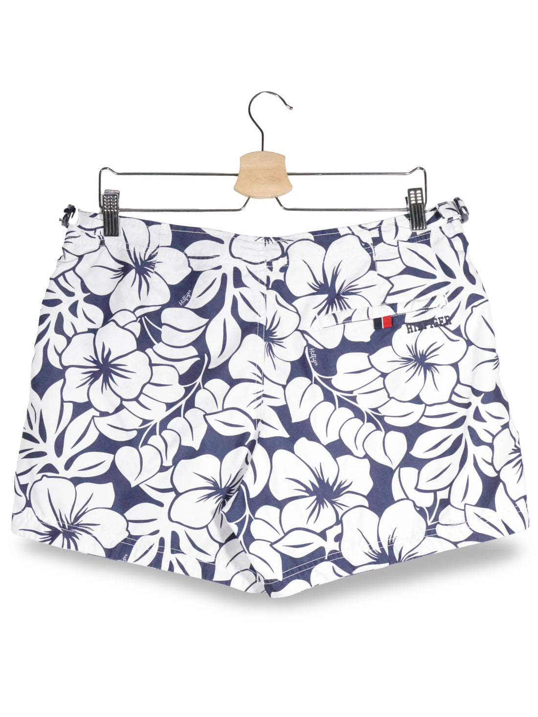 Pantaloni scurti Tommy Hilfiger alb / bleumarin mărime M vedere din spate second-hand premium