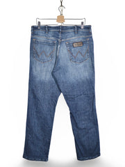 Blugi Wrangler - marimea L W36/L30 - Barbati